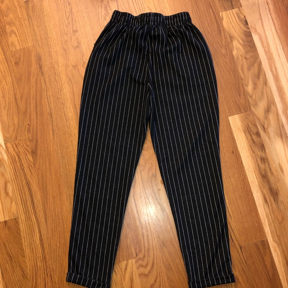 Black stripped trousers